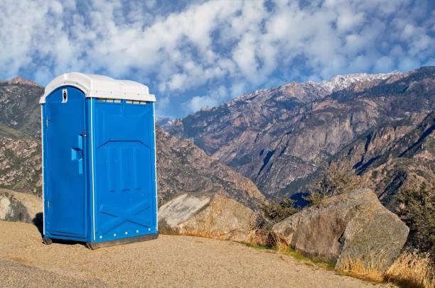 Best Portable bathroom rental  in Warrensburg, MO